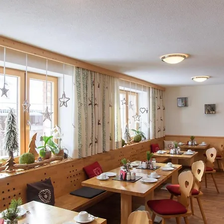 Bacherhof 게스트하우스 장크트안톤암아를베르크
